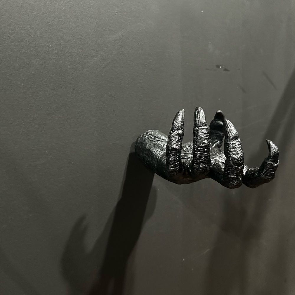 Witch Hand Wall Mount - Picture 5 of 7